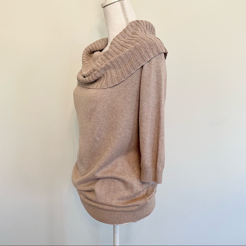 Express Sweater - Picture 5 of 7